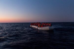 «Repubblica» scopre gli sbarchi ma dà la colpa alla crisi di governo