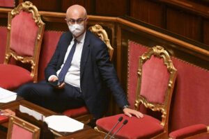 D’Incà si ribella a Draghi sul dl Aiuti. No fiducia, no termovalorizzatore