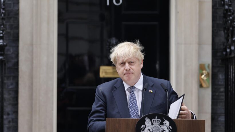 Il gregge dei Tories fa dimettere BoJo. Già partita la gara per la successione