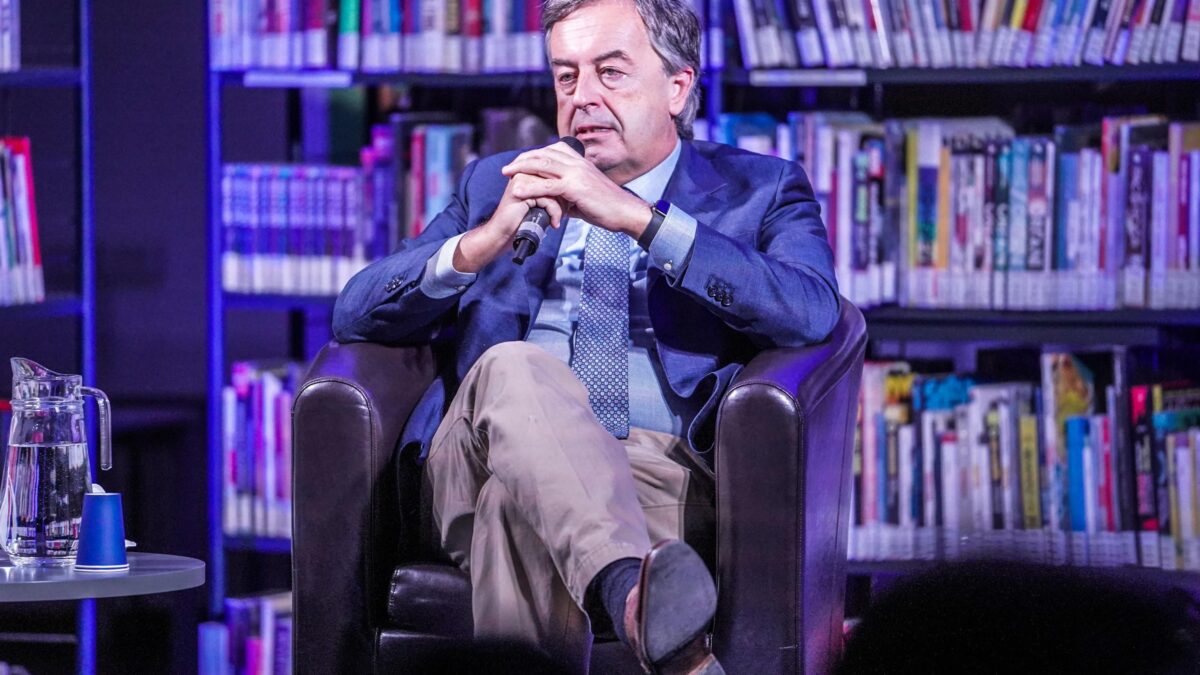 Burioni bullizza chi osa criticarlo
