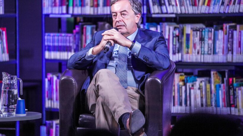 Burioni bullizza chi osa criticarlo
