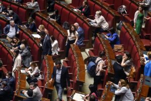 Il dl Aiuti non avrà i voti dei grillini. Draghi sale al Colle