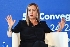 Lega e Fi per il rimpasto senza grillini. Meloni: «Basta teatrini, voto subito»