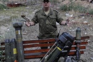 «Le armi a Kiev in mano a criminali dell’Ue»