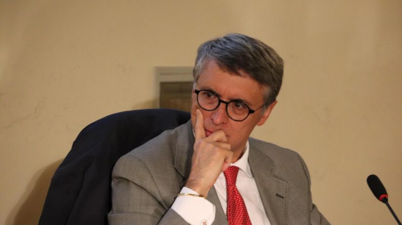 Il mistero del cellulare della «talpa» consegnato al consulente della Procura