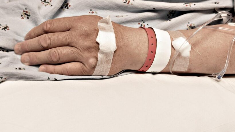 L’incubo d’una paziente abbandonata nell’ospedale rovinato da Speranza
