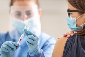Per l’Asl chi non si vaccina deve fare la fame