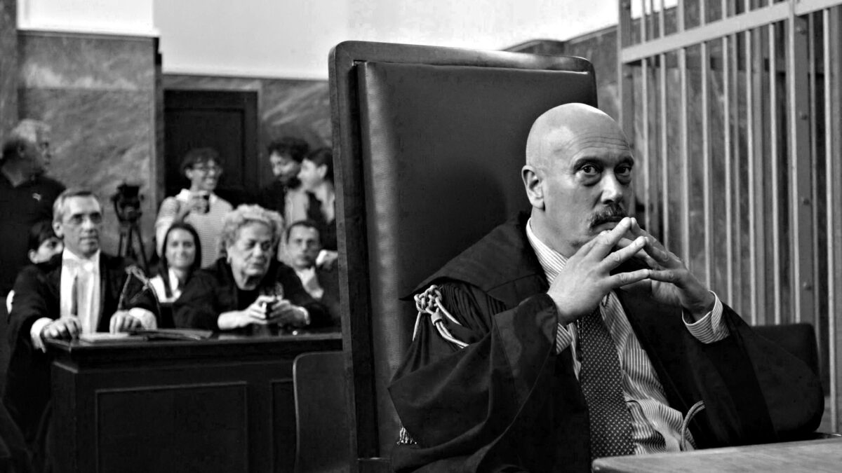 «Indagini di m… fatte da incapaci». La faida tra pm nel processo flop Eni