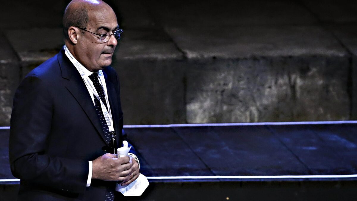 Volano gli stracci tra le correnti del Pd: sinistra con Conte contro gli ex renziani