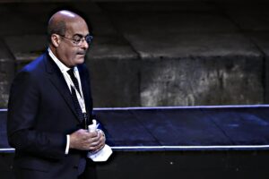 Volano gli stracci tra le correnti del Pd: sinistra con Conte contro gli ex renziani