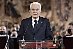 Gli uomini di Mattarella in campo per fregare ancora Supermario