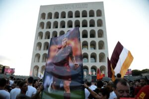 Dal Regime a Dybala: il Colosseo quadrato e il perenne ritorno dell’estetica anni Trenta