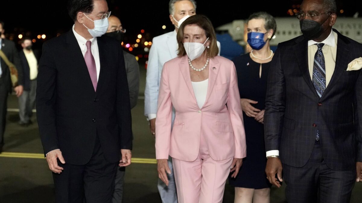 Pelosi atterra a Taiwan e la tensione schizza