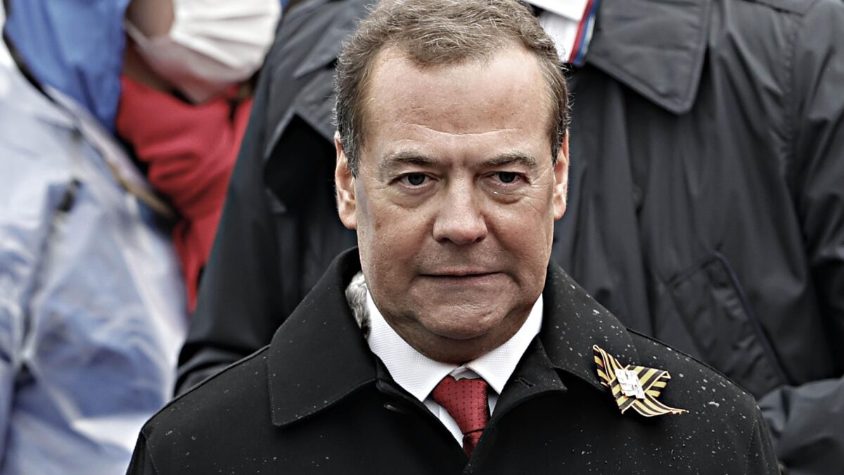 Ogni giorno è buono per un allarme. Questa volta è il turno di Medvedev