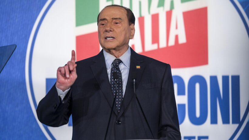 Il Cav: «Se passa il presidenzialismo, via Mattarella». E si scatena la rissa