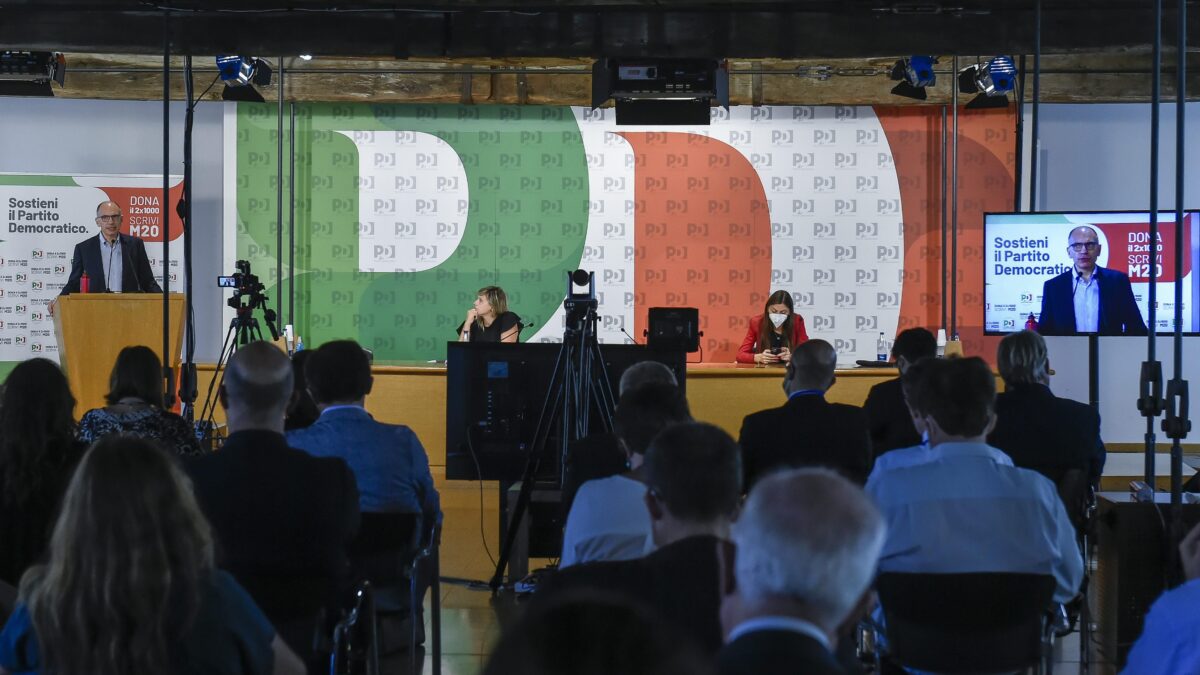 Pd, la notte dei lunghi coltelli (e della coperta cortissima)