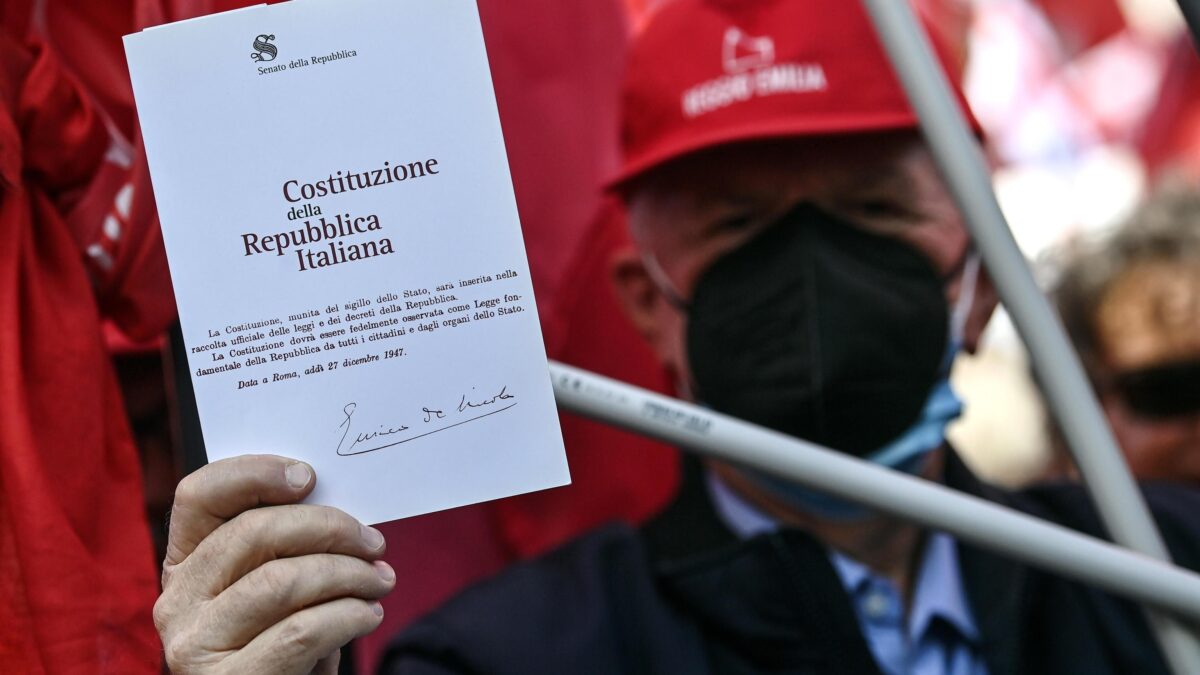 I violentatori della Carta ora pretendono voti a suo nome