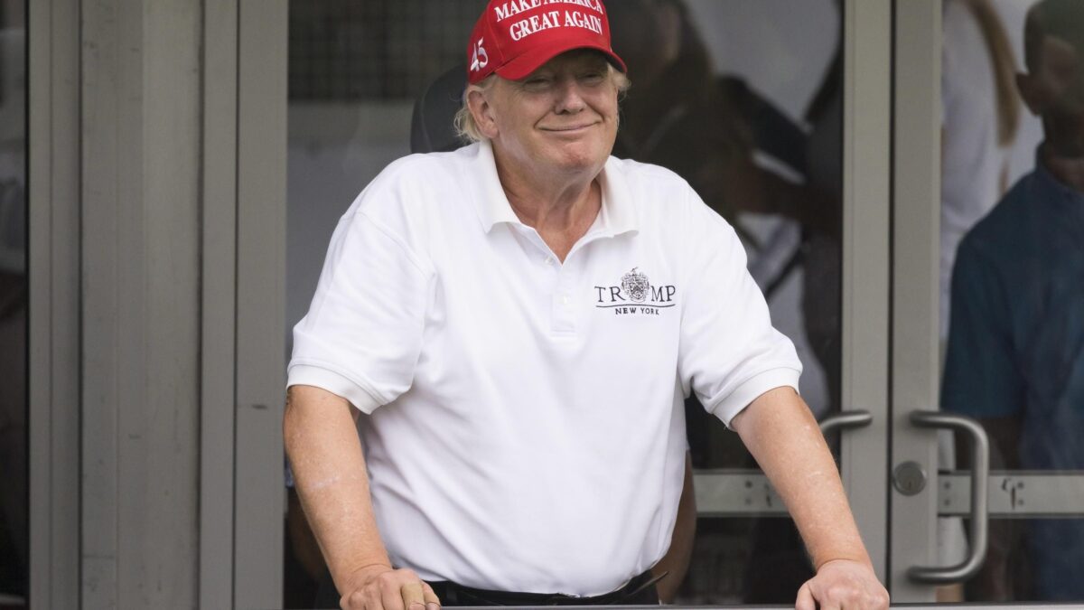 Cresce la spaccatura tra istituzioni e gli «esclusi» fedeli a The Donald