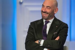 Dal Covid alla politica Virostar tentate dal posto in Parlamento