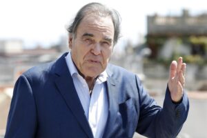 Stone delude gli eco-conformisti: «Ecco il mio film per il nucleare»