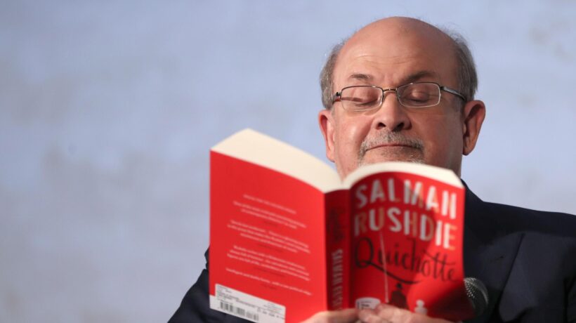 L’agguato a Rushdie porta ai servizi iraniani
