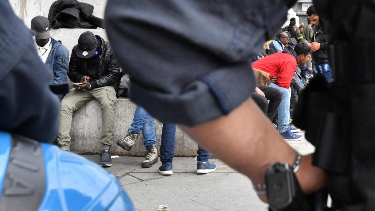 Si erano scordati di espellere lo stupratore