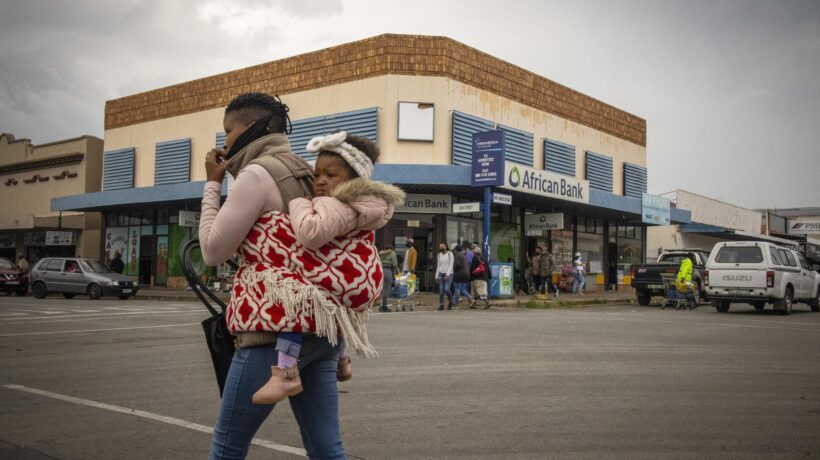 Sudafrica, raid shock dei clandestini