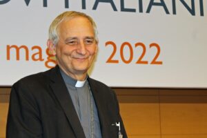 Zuppi ammicca sull’eutanasia e la surrogata