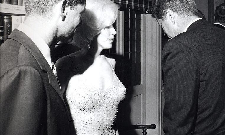 Trappola per Bob Kennedy dietro l’eterno mistero sul «suicidio» di Marilyn