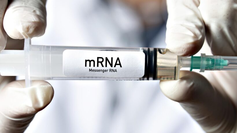 «Stop alle iniezioni con i farmaci a mRna»