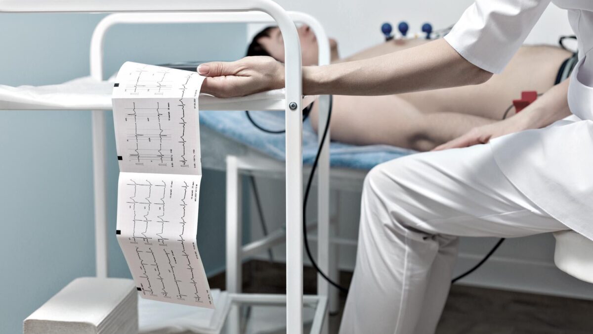 Sulle cure un anno di ritardo. E altre sberle sulle miocarditi