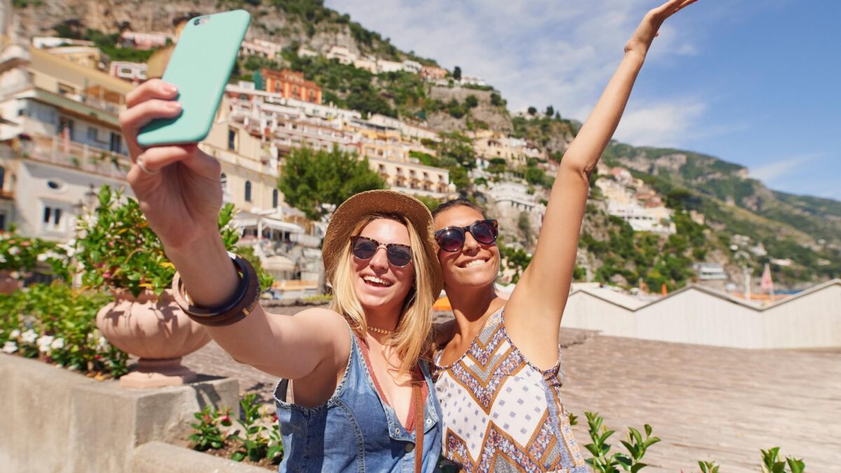 La società dei selfie ha ammazzato il viaggio
