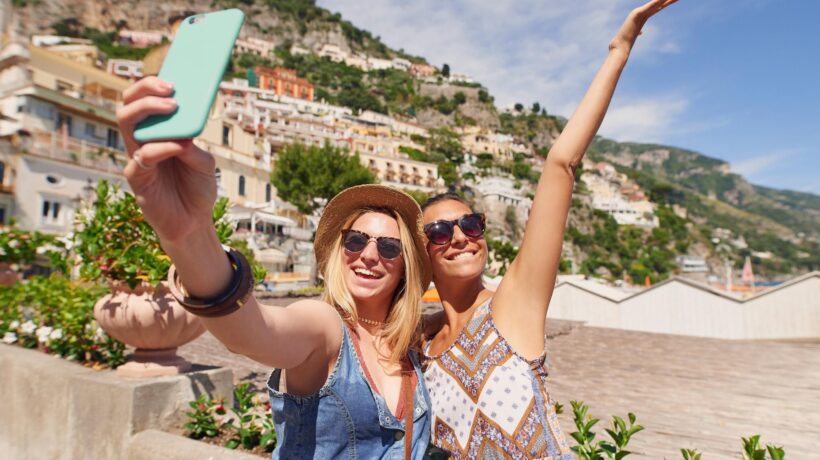 La società dei selfie ha ammazzato il viaggio