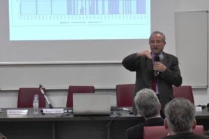 «Niente tagli alla CO2. Con acqua e sole è alla base della vita»