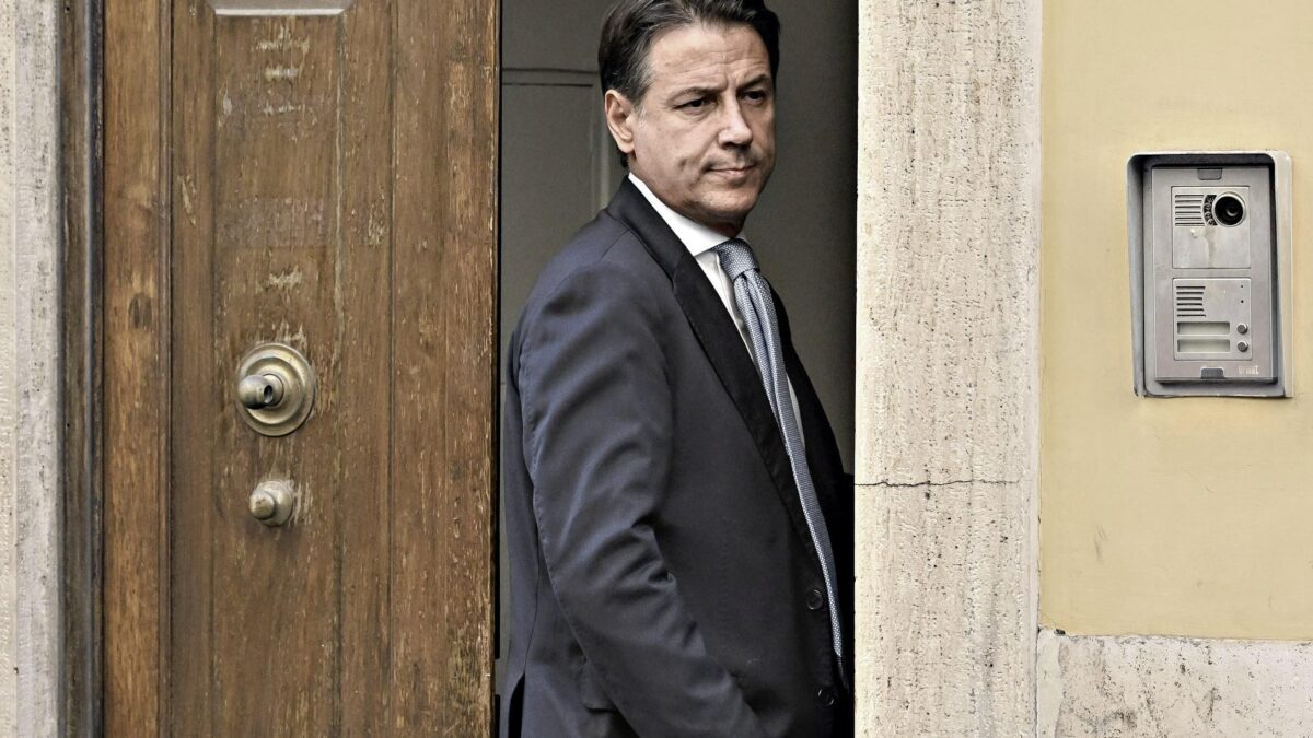 Nelle Parlamentarie dei pentastellati gareggiano i parenti di chi è a fine corsa