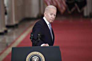 A un anno dalla ritirata disastrosa Biden può saltare sull’Afghanistan