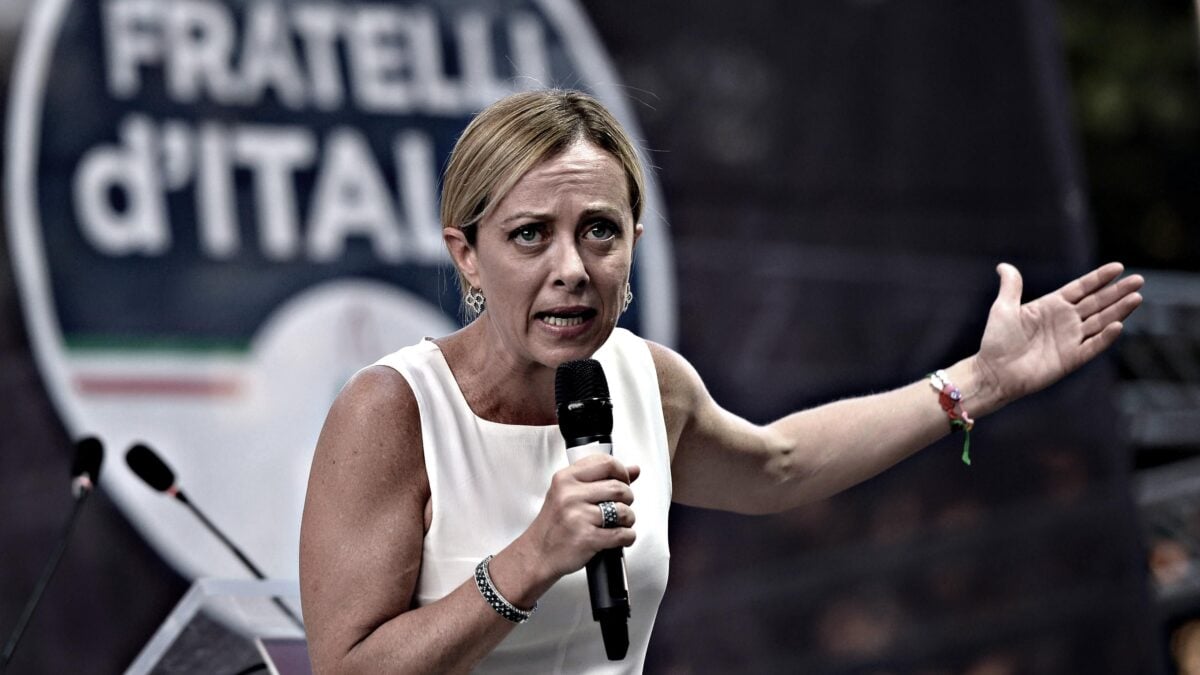 La fissa per la Meloni travia i dem: «Viva le devianze». Cioè droga, alcol e violenza