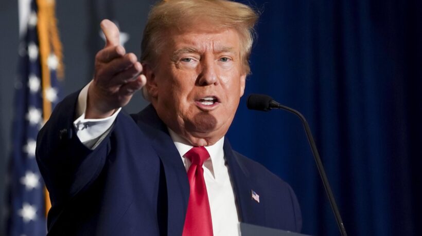Trump non molla sui documenti e fa causa al governo per il blitz Fbi