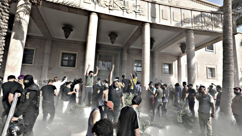 Gli scontri fra sciiti incendiano Baghdad