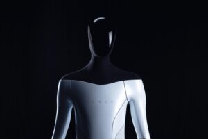 Musk punta sui robot umanoidi. Ma non è tutto così semplice come dice lui