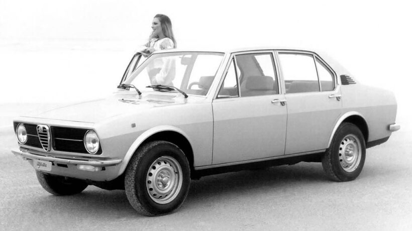 Una Alfetta 1.6 del 1975 (Stellantis)
