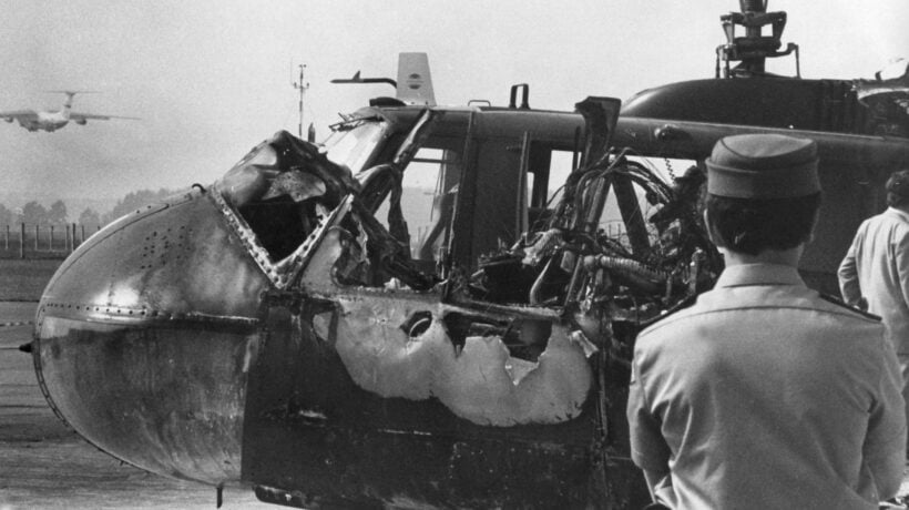 L'elicottero devastato dalla granata di uno dei terroristi (Getty Images)