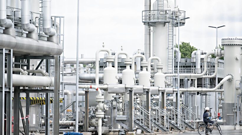 L’Europa chiacchiera sul tetto al gas. Intanto Putin chiude il rubinetto