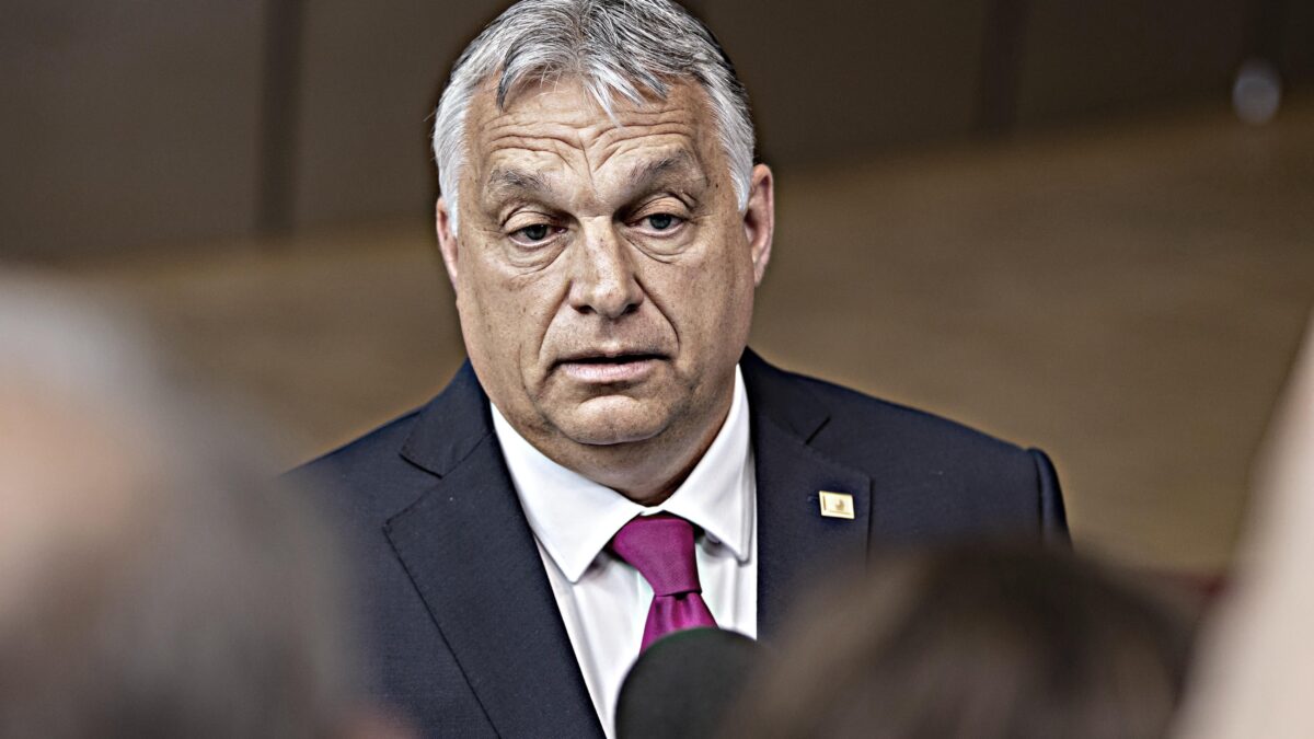 Bruxelles fischietta quando i «buoni» fanno come Orbán