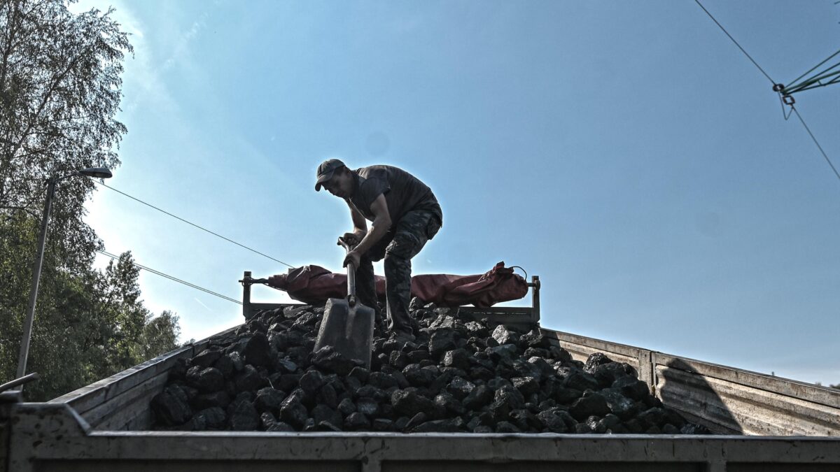 Dietrofront sulle sanzioni al coke. L’Ue si rimangia lo stop alla Russia
