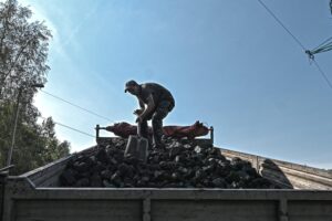 Dietrofront sulle sanzioni al coke. L’Ue si rimangia lo stop alla Russia