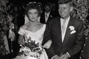 Effemeridi: dal matrimonio Kennedy-Bouvier al debutto delle Br