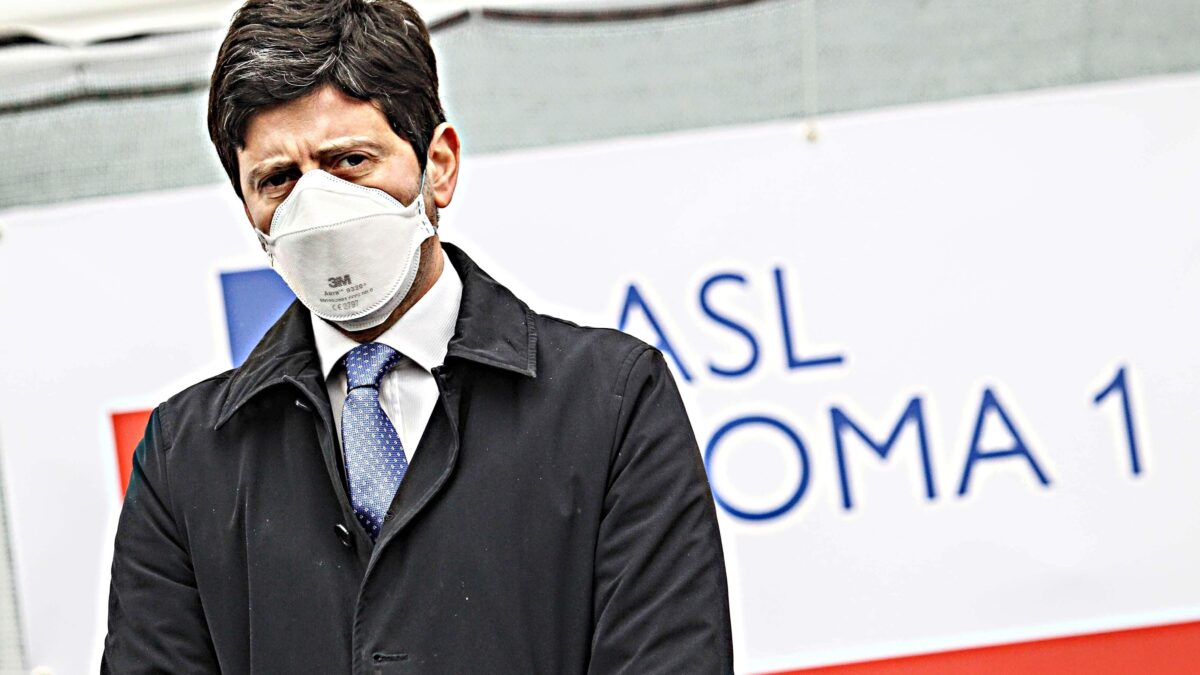 Il resto del mondo va avanti ma qui la sinistra prepara l’offensiva su diktat e vaccini