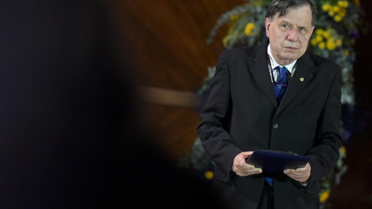 Centro anti pandemie, il governo piazza i suoi