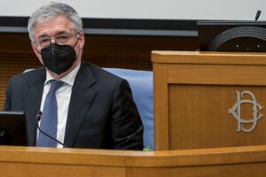Aiuti bis: il Mef chiede uno stop e i partiti ritirano gli emendamenti